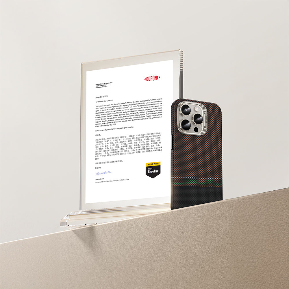 iPhone 15 Pro Kılıf Magsafe Şarj Özellikli Karbon Fiber Tasarımlı Benks Prestige ArmorPro Kevlar Kapak