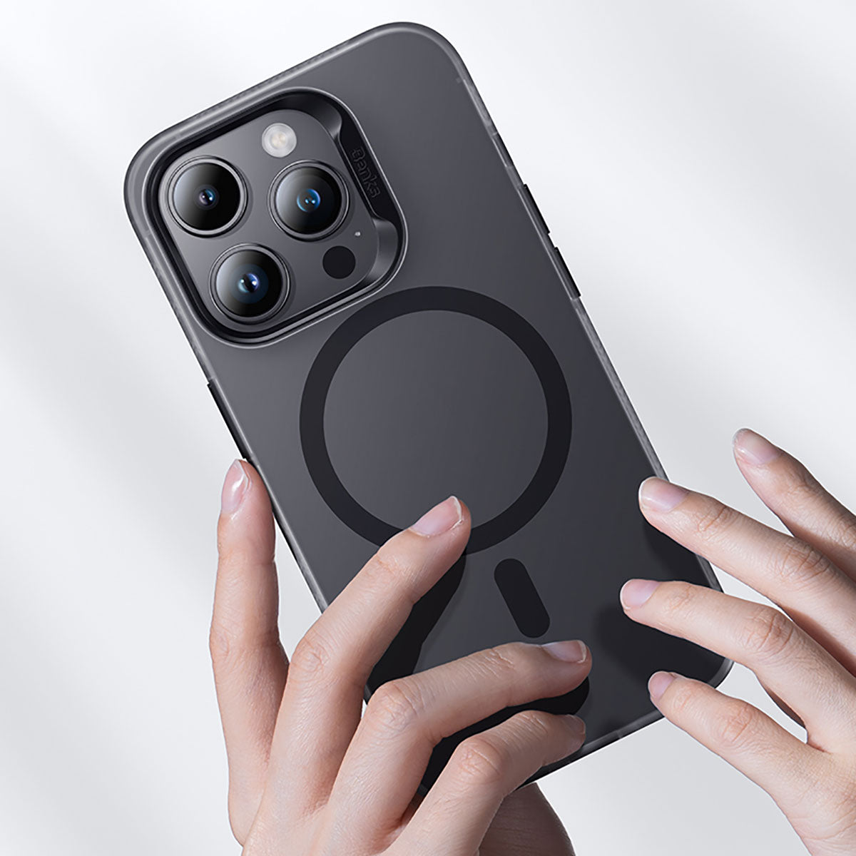 iPhone 15 Pro Max Kılıf Magsafe Şarj Özellikli Benks Lucid Armor Kapak