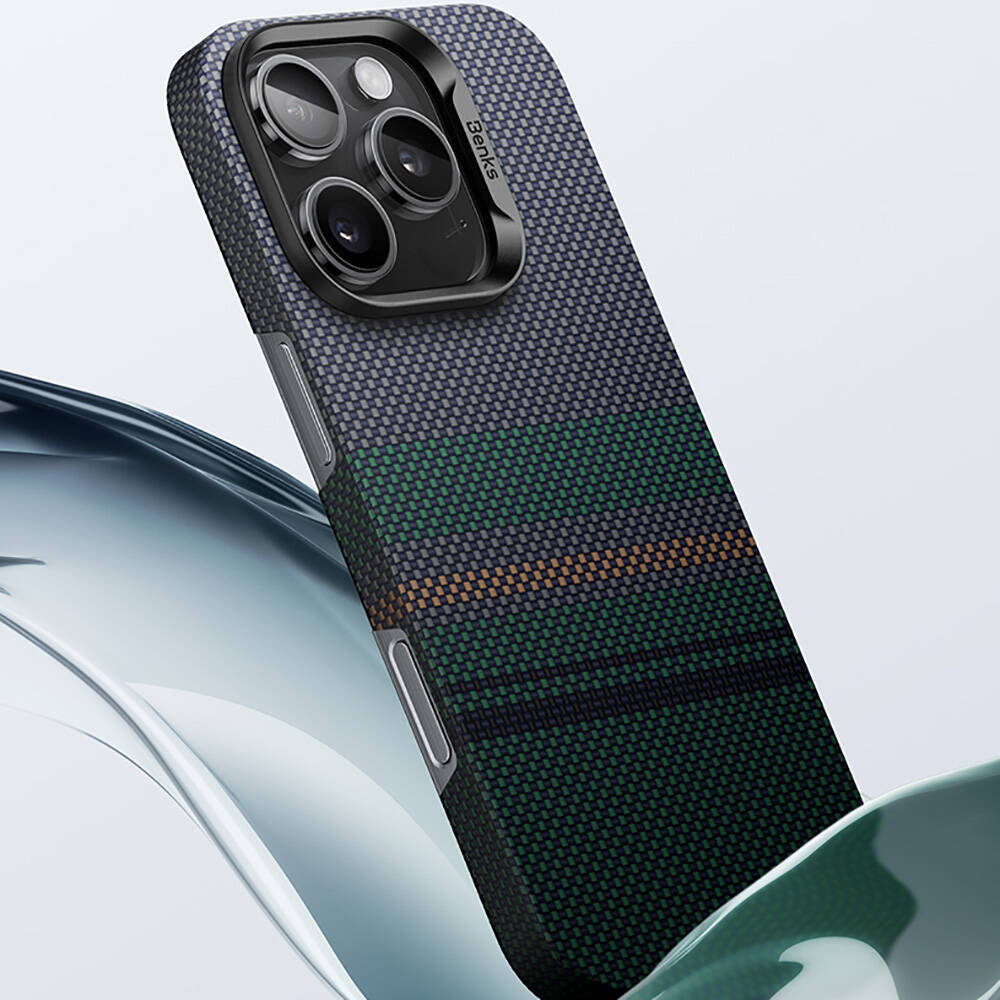 iPhone 16 Pro Kılıf Magsafe Şarj Özellikli Karbon Fiber Tasarımlı Benks Aurora ArmorAir Kevlar Kapak