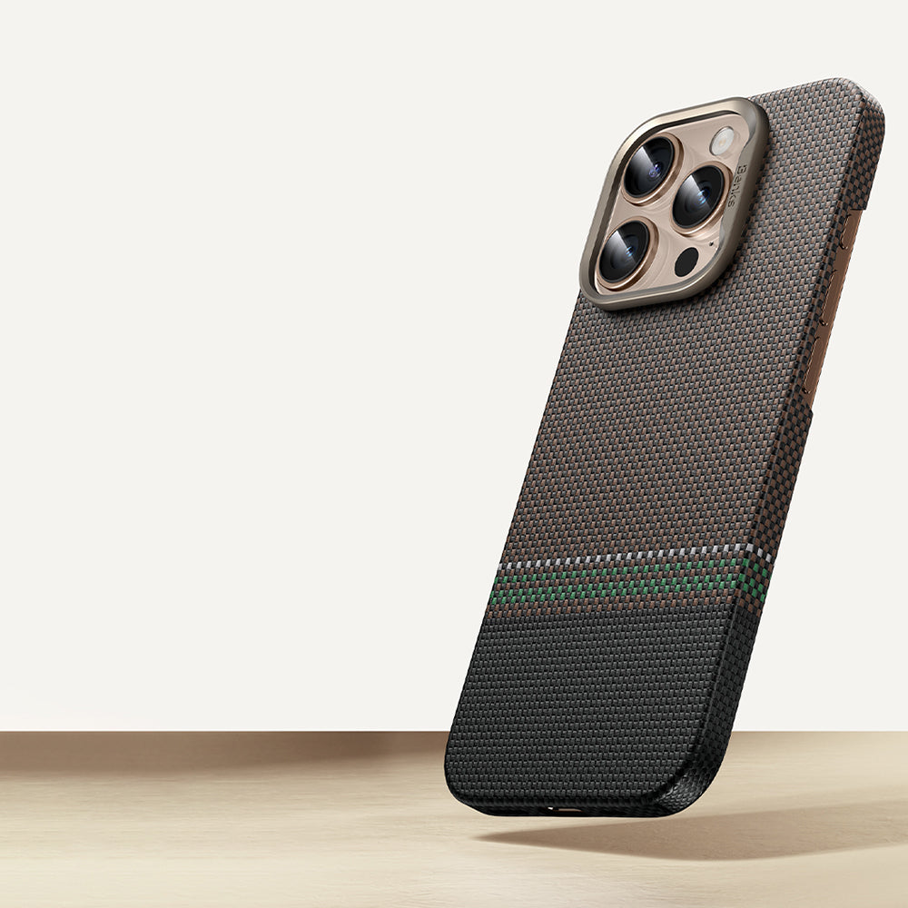 iPhone 16 Pro Kılıf Magsafe Şarj Özellikli Karbon Fiber Tasarımlı Benks Prestige ArmorAir Kevlar Kapak