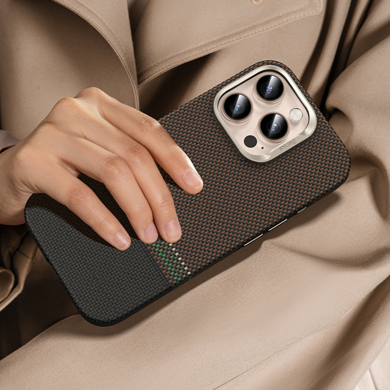 iPhone 16 Pro Kılıf Magsafe Şarj Özellikli Karbon Fiber Tasarımlı Benks Prestige ArmorPro Kevlar Kapak