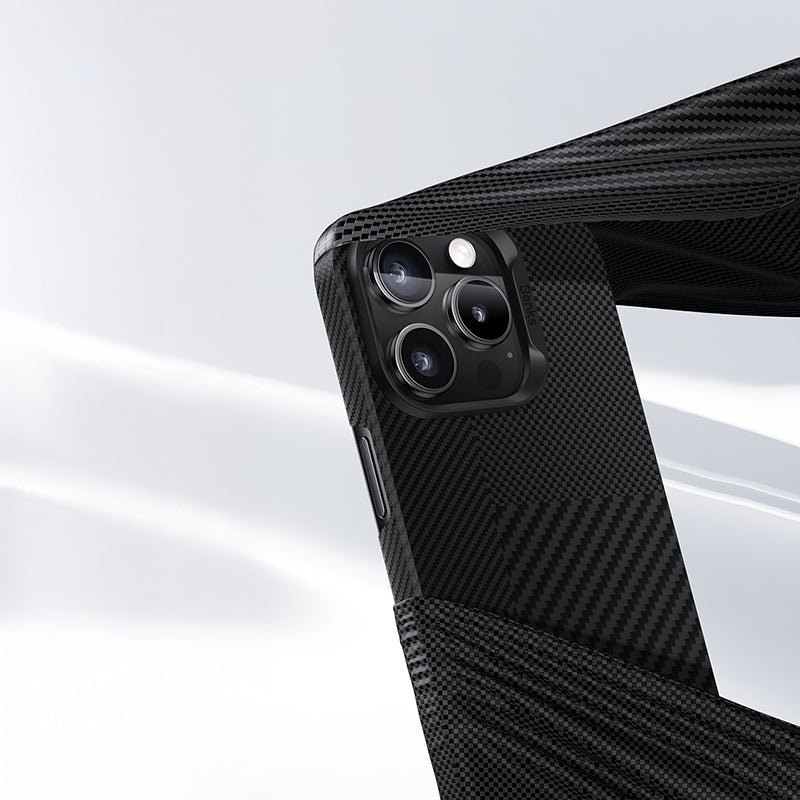 iPhone 16 Pro Max Kılıf Magsafe Şarj Özellikli Karbon Fiber Benks Yeni Seri Montage ArmorAir Kevlar Kapak