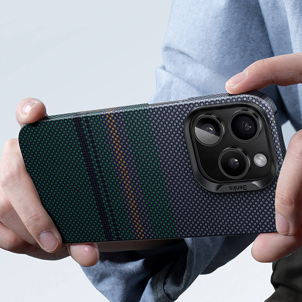 iPhone 16 Pro Max Kılıf Magsafe Şarj Özellikli Karbon Fiber Tasarımlı Benks Aurora ArmorAir Kevlar Kapak