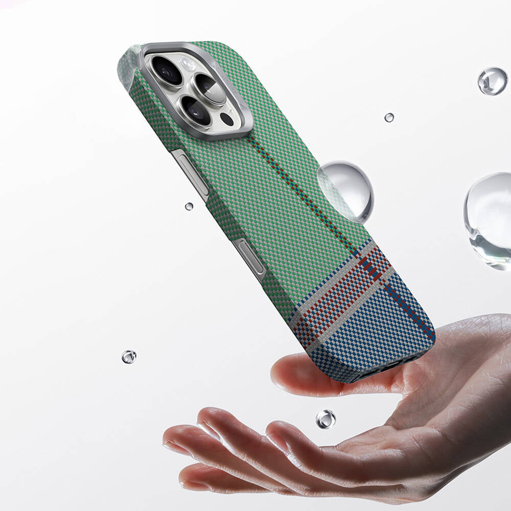 iPhone 16 Pro Max Kılıf Magsafe Şarj Özellikli Karbon Fiber Tasarımlı Benks Passion Green ArmorAir Kevlar Kapak