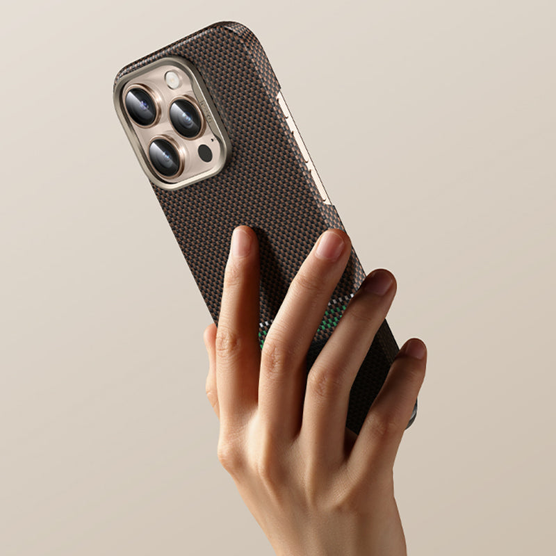 iPhone 16 Pro Max Kılıf Magsafe Şarj Özellikli Karbon Fiber Tasarımlı Benks Prestige ArmorAir Kevlar Kapak