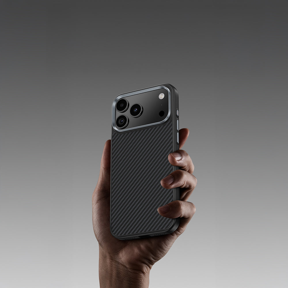 iPhone 17 Pro Max Kılıf Karbon Fiber M-safe Şarj Özellikli Benks Hybrid ArmorPro 600D Kevlar Kapak