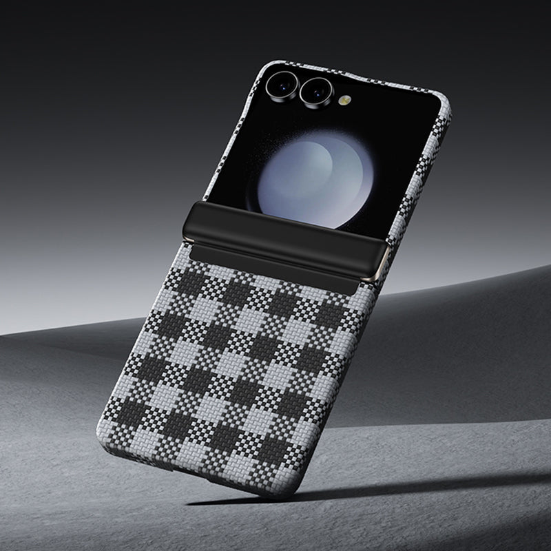 Galaxy Z Flip 7 Kılıf M-safe Şarj Özellikli Ekose Tasarımlı Benks ArmorAir ArmorVichy Kevlar Kapak