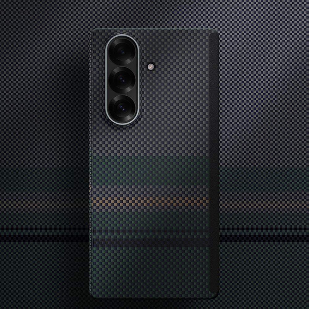 Galaxy Z Fold 7 Kılıf M-safe Şarj Özellikli Karbon Fiber Benks Aurora ArmorAir Kevlar Arka Kapak