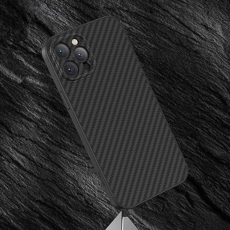 iPhone 12 Pro Max Kılıf Karbon Fiber Benks Hybrid Kevlar Kapak