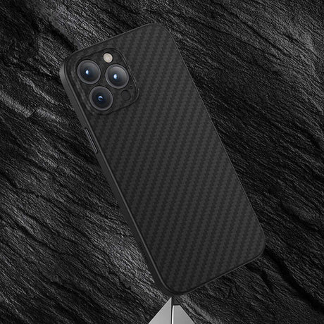 iPhone 13 Pro Max Kılıf Karbon Fiber Benks Hybrid Kevlar Kapak
