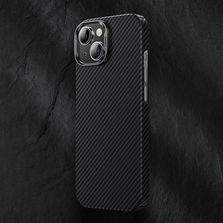 iPhone 15 Plus Kılıf Magsafe Özellikli Karbon Fiber Benks Hybrid ArmorAir 600D Kevlar Kapak