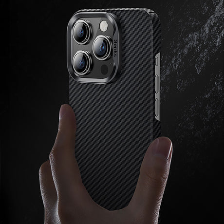 iPhone 15 Pro Kılıf Magsafe Özellikli Karbon Fiber Benks Hybrid ArmorAir 600D Kevlar Kapak
