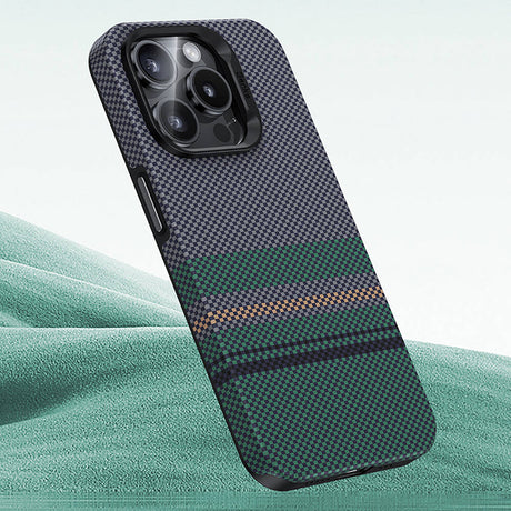iPhone 15 Pro Kılıf Magsafe Şarj Özellikli Karbon Fiber Tasarımlı Benks Aurora ArmorPro Kevlar Kapak