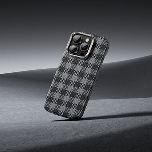 Apple iPhone 16 Pro Kılıf M-safe Şarj Özellikli Ekose Tasarımlı Benks ArmorVichy Kevlar Kapak