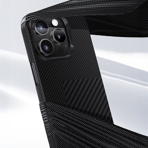 iPhone 16 Pro Kılıf M-safe Şarj Özellikli Karbon Fiber Metal Kamera Çerçeveli Benks Montage ArmorAir Kevlar Kapak