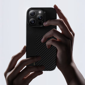 iPhone 16 Pro Kılıf M-safe Şarj Özellikli Karbon Fiber Metal Kamera Çerçeveli Benks Montage ArmorAir Kevlar Kapak