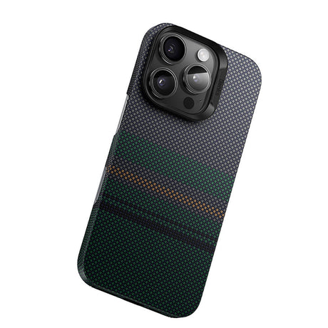 iPhone 16 Pro Kılıf Magsafe Şarj Özellikli Karbon Fiber Tasarımlı Benks Aurora ArmorAir Kevlar Kapak