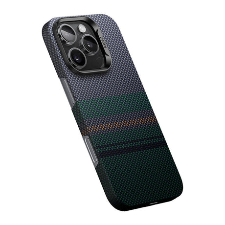 iPhone 16 Pro Kılıf Magsafe Şarj Özellikli Karbon Fiber Tasarımlı Benks Aurora ArmorAir Kevlar Kapak