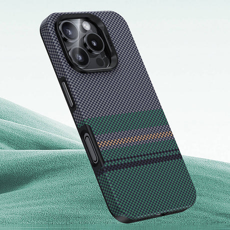 iPhone 16 Pro Kılıf Magsafe Şarj Özellikli Karbon Fiber Tasarımlı Benks Aurora ArmorPro Kevlar Kapak