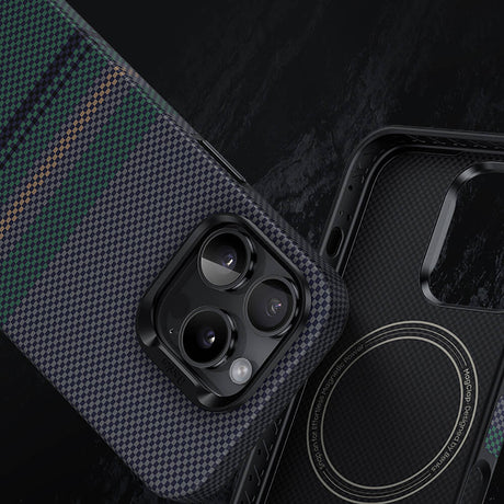 iPhone 16 Pro Kılıf Magsafe Şarj Özellikli Karbon Fiber Tasarımlı Benks Aurora ArmorPro Kevlar Kapak
