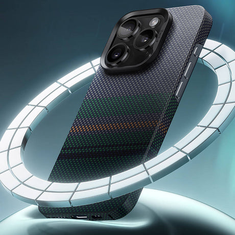 iPhone 16 Pro Max Kılıf Magsafe Şarj Özellikli Karbon Fiber Tasarımlı Benks Aurora ArmorAir Kevlar Kapak