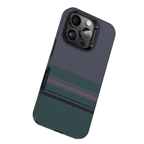 iPhone 16 Pro Max Kılıf Magsafe Şarj Özellikli Karbon Fiber Tasarımlı Benks Aurora ArmorPro Kevlar Kapak