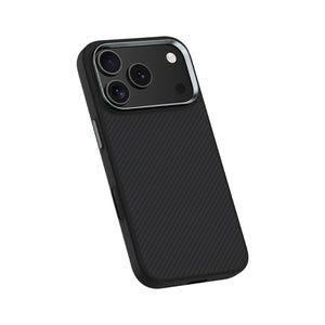 iPhone 17 Pro Max Kılıf Karbon Fiber M-safe Şarj Özellikli Benks Hybrid ArmorPro 600D Kevlar Kapak