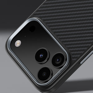 iPhone 17 Pro Max Kılıf Karbon Fiber M-safe Şarj Özellikli Benks Hybrid ArmorPro 600D Kevlar Kapak