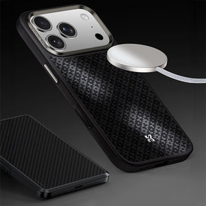 Apple iPhone 17 Pro Max Kılıf M-Safe Şarj Özellikli Benks ArmorPro ArmorGrid Serisi Kevlar Kapak