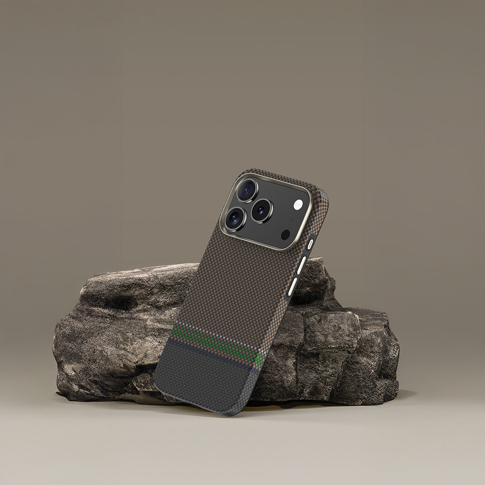 iPhone 17 Pro Max Kılıf M-safe Şarj Özellikli Karbon Fiber Tasarımlı Benks Prestige ArmorPro Kevlar Kapak