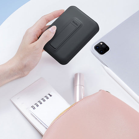 Benks MP09 Magsafe Powerbank 6000mAh Magnetik Standlı İnce Tasarımlı