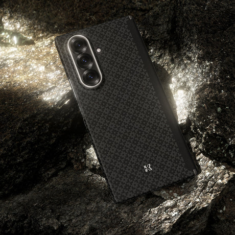 Galaxy Z Fold 7 Kılıf M-Safe Şarj Özellikli Karbon Fiber Benks ArmorAir ArmorGrid Serisi Kevlar Arka Kapak