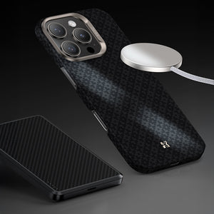 iPhone 16 Pro Max Kılıf M-Safe Şarj Özellikli Benks ArmorAir ArmorGrid Serisi Kevlar Kapak