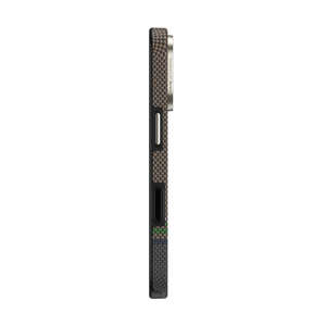 iPhone 17 Pro Max Kılıf M-safe Şarj Özellikli Karbon Fiber Tasarımlı Benks Prestige ArmorPro Kevlar Kapak